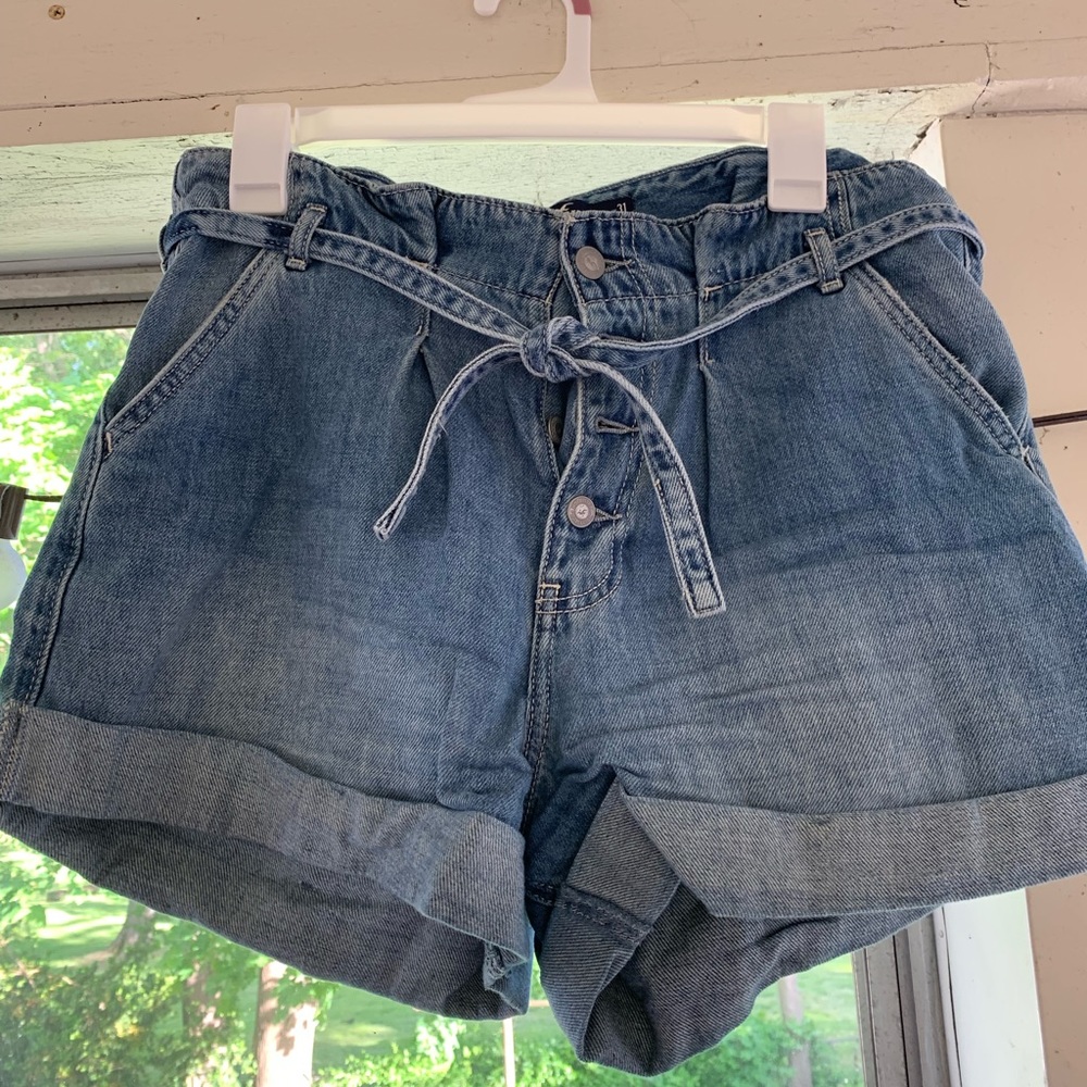 Hollister mom shorts with drawstring